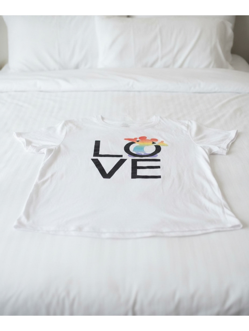 Disney Mickey Mouse Rainbow Pride LOVE Graphic T-Shirt White Size L - Picture 5 of 5
